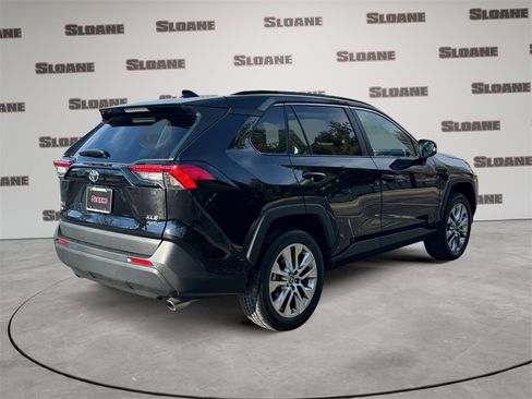 Used 2025 Toyota RAV4 XLE Premium image 5