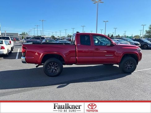 Certified 2023 Toyota Tacoma SR5 AWD/4WD image 8