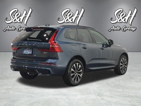 Used 2023 Volvo XC60 B5 Plus AWD/4WD image 19