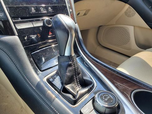 Used 2016 INFINITI Q50 3.0t Premium w/ Driver Assistance Package RWD image 18