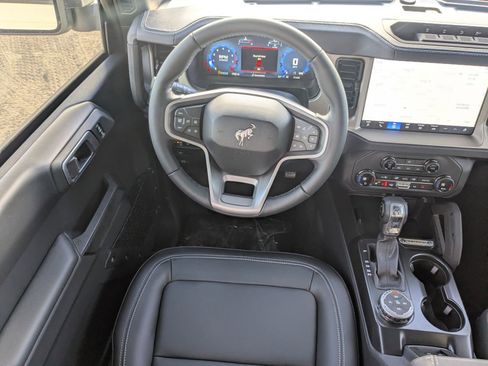 New 2025 Ford Bronco Outer Banks w/ Sasquatch Package image 17