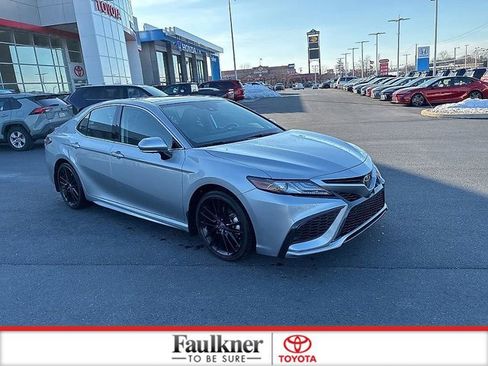 Used 2022 Toyota Camry XSE w/ Navigation Package image 2