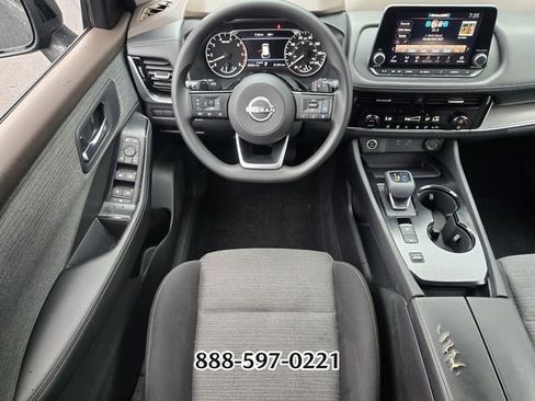 Used 2022 Nissan Rogue SV FWD image 12
