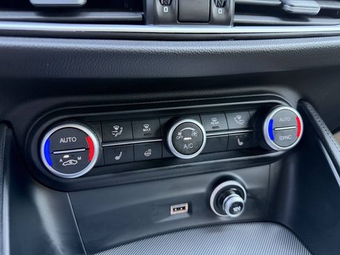 Used 2022 Alfa Romeo Stelvio Veloce AWD/4WD image 29