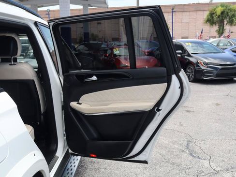 Used 2018 Mercedes-Benz GLS 550 4MATIC image 17