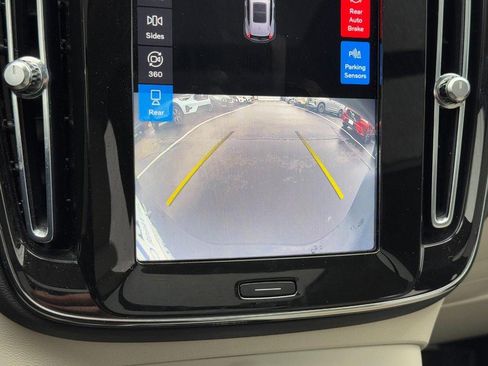 Certified 2023 Volvo XC40 B5 Ultimate w/ Protection Package Premier image 22