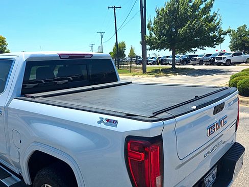 Used 2026 GMC Sierra 1500 SLT AWD/4WD image 13