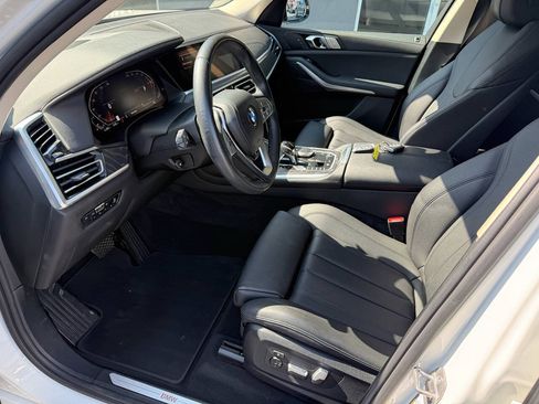 Used 2022 BMW X7 xDrive40i w/ Premium Package AWD/4WD image 9