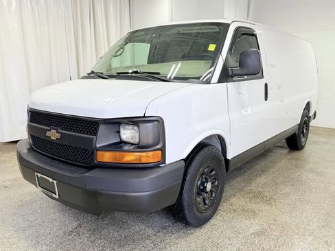 Used 2012 Chevrolet Express 1500 RWD image 3