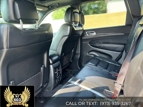 Used 2019 Jeep Grand Cherokee Limited AWD/4WD image 9