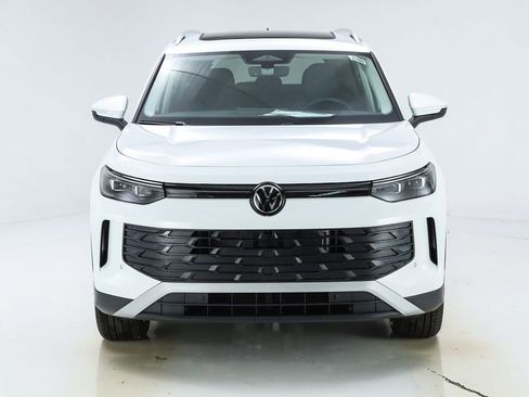 New 2026 Volkswagen Tiguan SE image 16