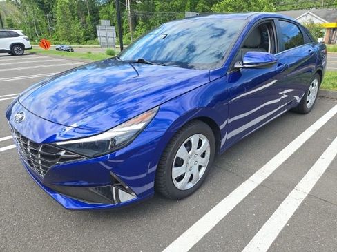 Used 2021 Hyundai Elantra Limited FWD image 15