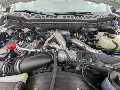 New 2025 Ford F550 4x4 Regular Cab Super Duty image 10