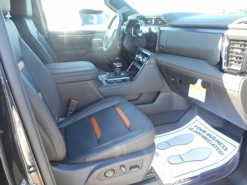 New 2026 GMC Sierra 1500 AT4 w/ AT4 Premium Package image 7