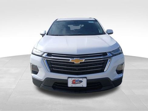 Certified 2023 Chevrolet Traverse LT w/ Rear Camera Mirror Package image 9