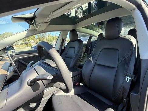 Used 2022 Tesla Model 3 Long Range image 10