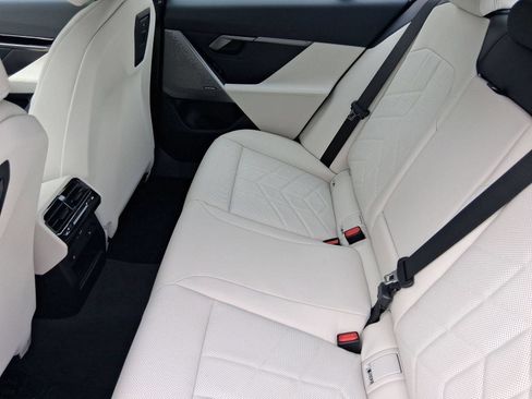 Used 2026 BMW 530i w/ Premium Package RWD image 27