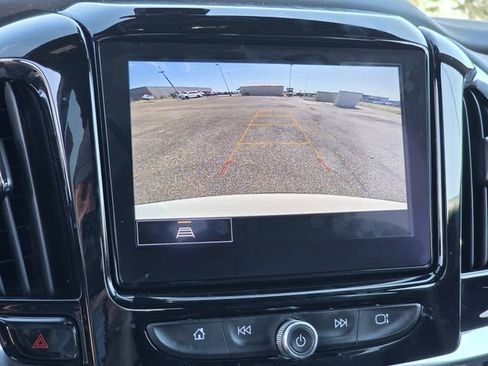 Used 2023 Chevrolet Traverse LT image 11