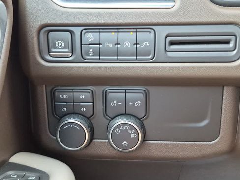 Used 2021 Chevrolet Tahoe Z71 AWD/4WD image 21
