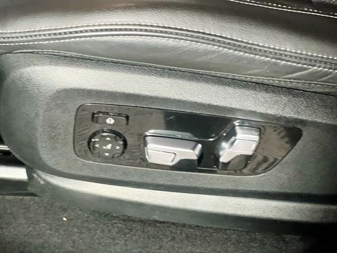 Used 2024 BMW X7 xDrive40i image 15