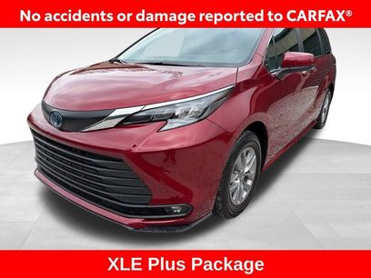 Used 2025 Toyota Sienna XLE