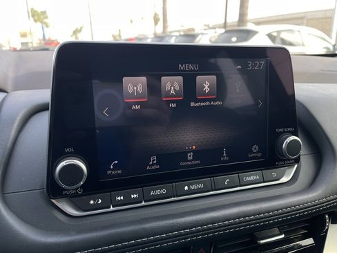 Used 2023 Nissan Rogue SV image 12