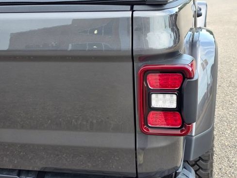 Used 2026 Jeep Gladiator Rubicon w/ Steel Power Dome Hood Package AWD/4WD image 11