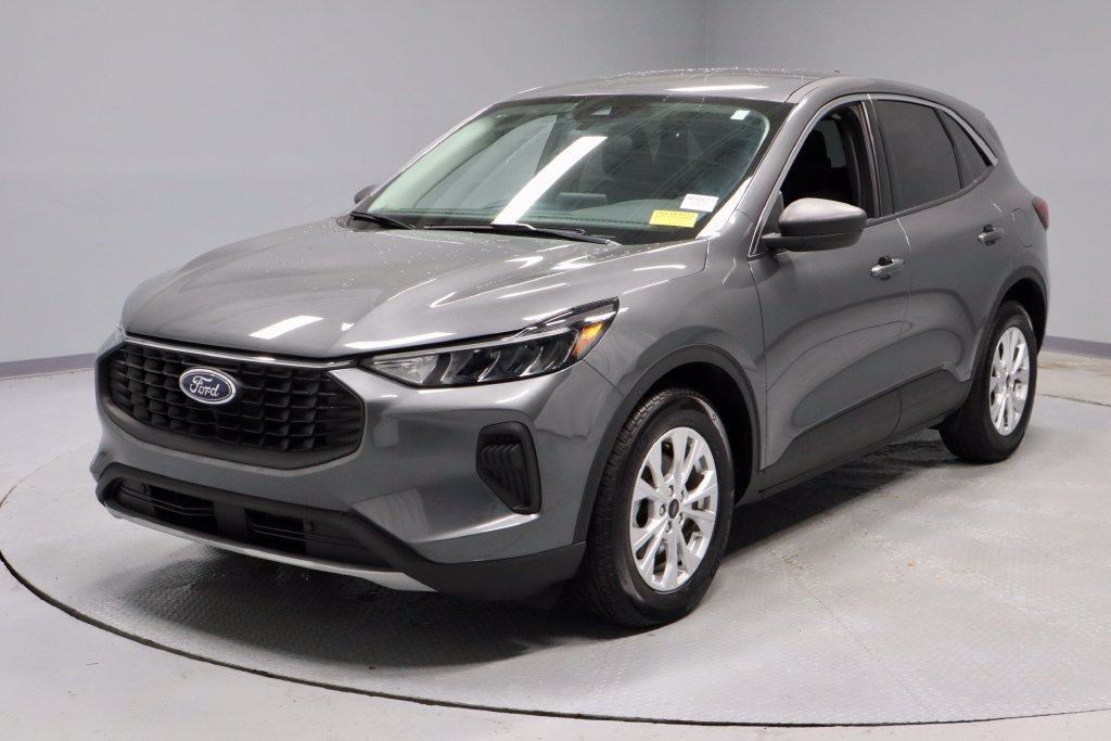 Used 2023 Ford Escape Active w/ Cold Weather Package FWD image 7