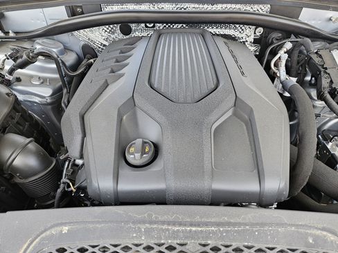 Certified 2026 Porsche Macan AWD/4WD image 30