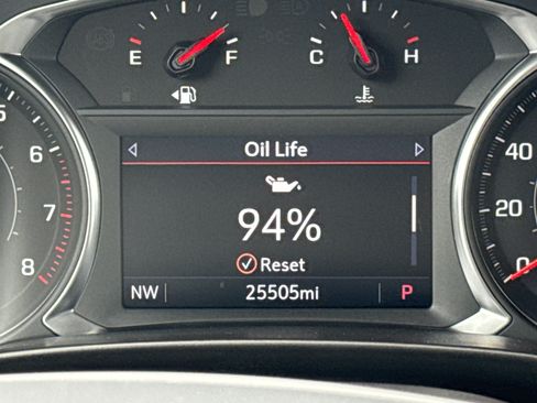 Used 2025 Chevrolet Blazer LT FWD image 21