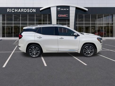 Used 2024 GMC Terrain Denali w/ Denali Premium Package AWD/4WD image 14