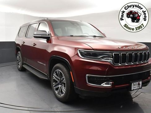 Used 2024 Jeep Wagoneer L 4WD w/ Premium Group I image 4