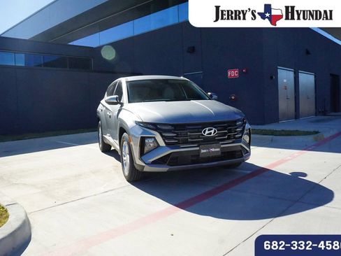 New 2026 Hyundai Tucson SE image 1