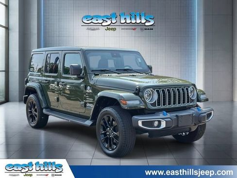 Used 2024 Jeep Wrangler Unlimited Sahara w/ Technology Group AWD/4WD image 1