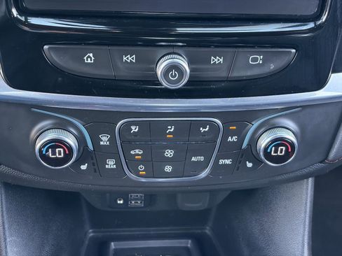 Used 2023 Chevrolet Traverse RS AWD/4WD image 30