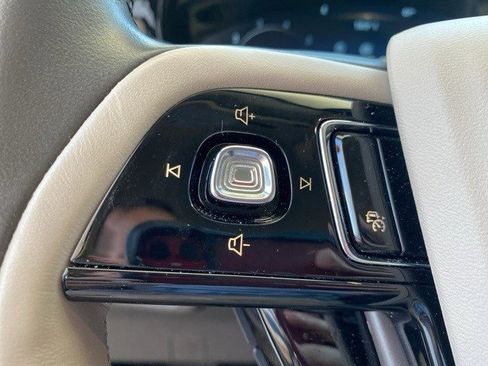 Used 2023 Lincoln Corsair Reserve image 21