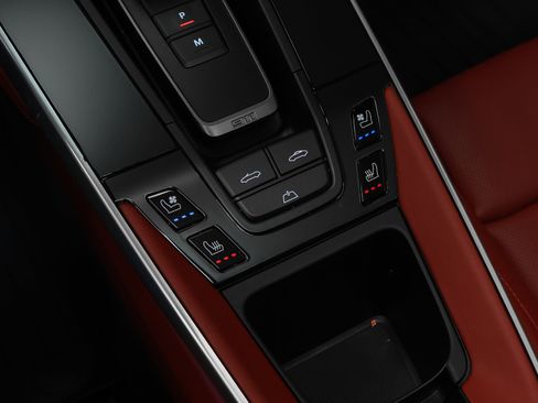 Certified 2024 Porsche 911 Carrera GTS RWD image 41