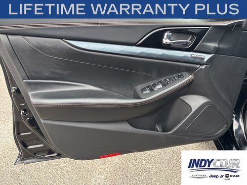 Used 2023 Nissan Maxima SR w/ Sport Mat Group FWD image 7