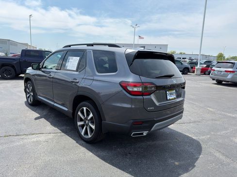 Used 2025 Honda Pilot Elite image 4