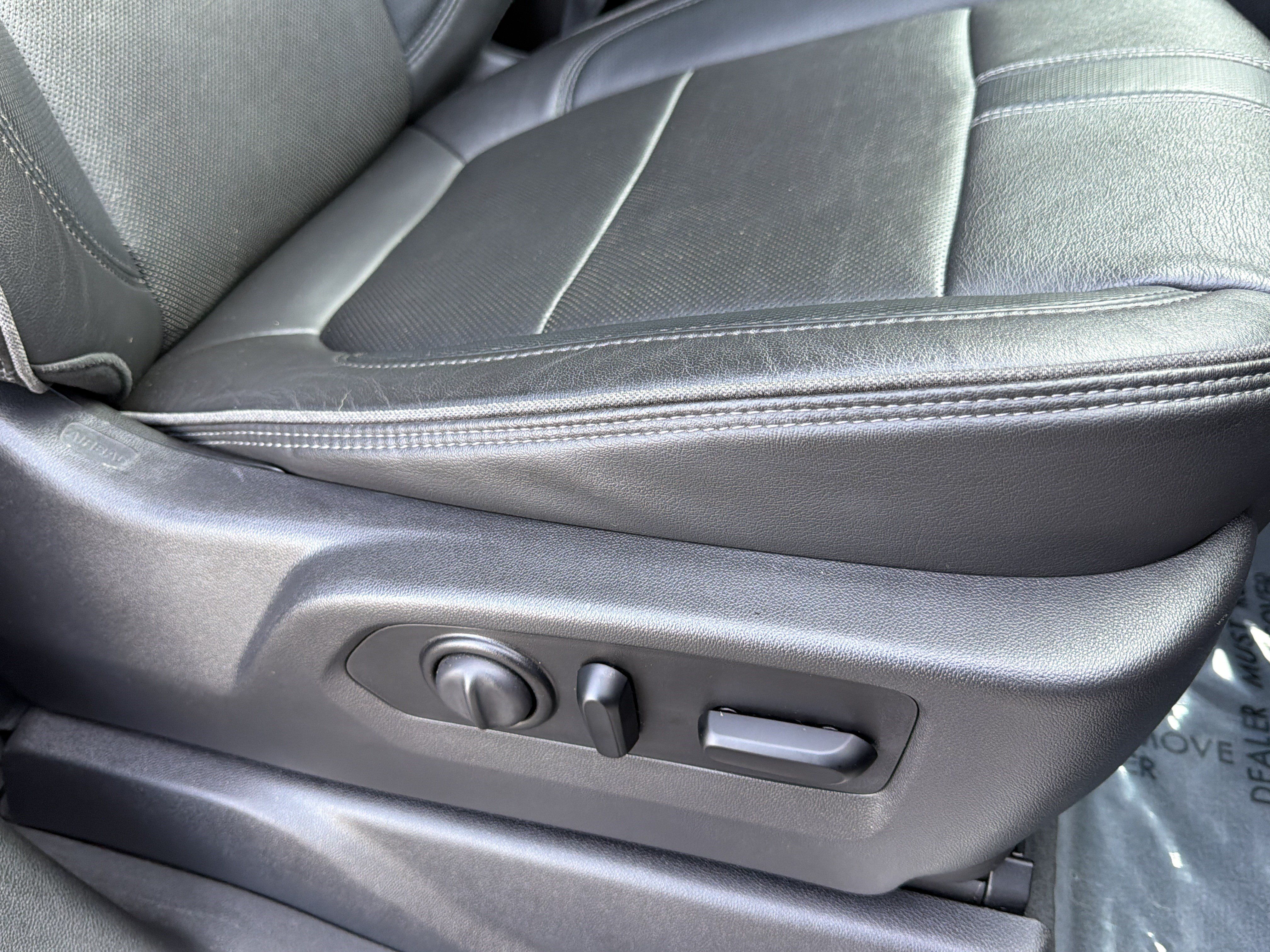 Used 2021 Chevrolet Silverado 1500 High Country w/ Technology Package AWD/4WD image 22