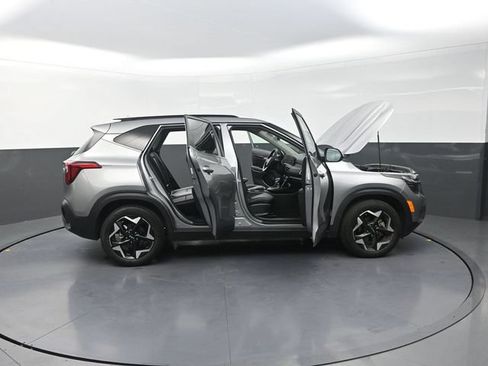 Used 2025 Kia Seltos EX w/ EX Sunroof Package FWD image 45