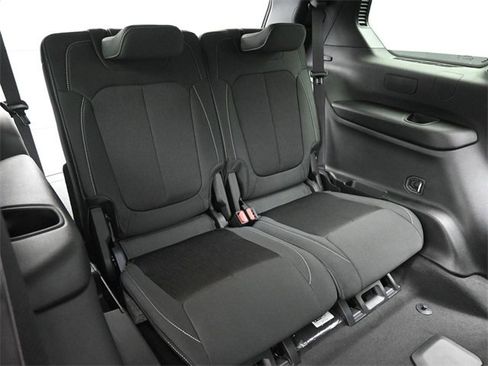 New 2025 Jeep Grand Cherokee L Laredo image 24