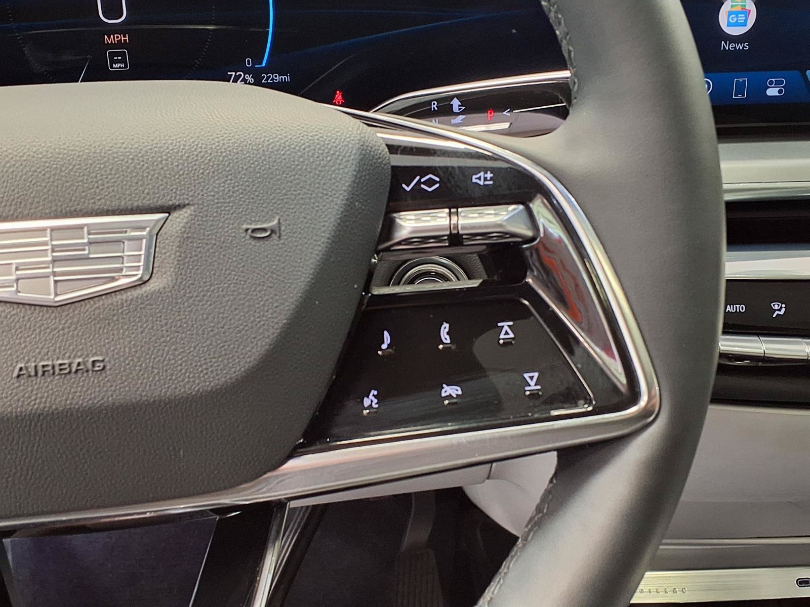 Certified 2024 Cadillac Lyriq Luxury RWD image 33