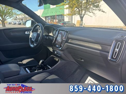 Used 2023 Volvo XC40 Recharge Ultimate image 50