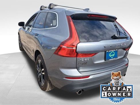 Used 2020 Volvo XC60 T5 Momentum image 2
