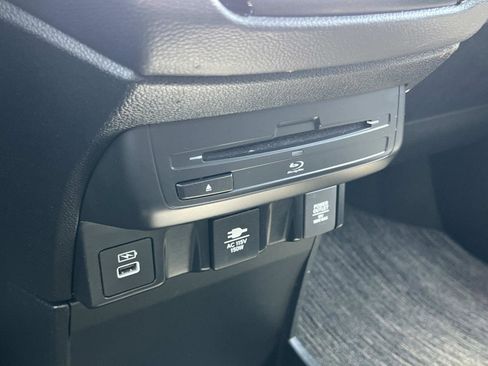 Used 2023 Honda Odyssey Touring image 17