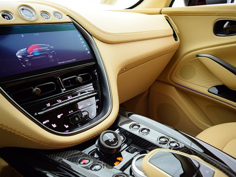 Used 2023 Aston Martin DBX 707 AWD/4WD image 40