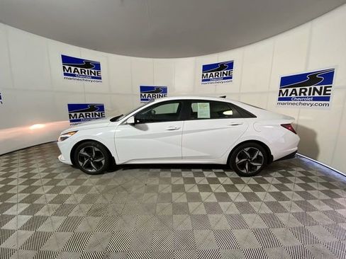 Used 2023 Hyundai Elantra SEL w/ Convenience Package image 13