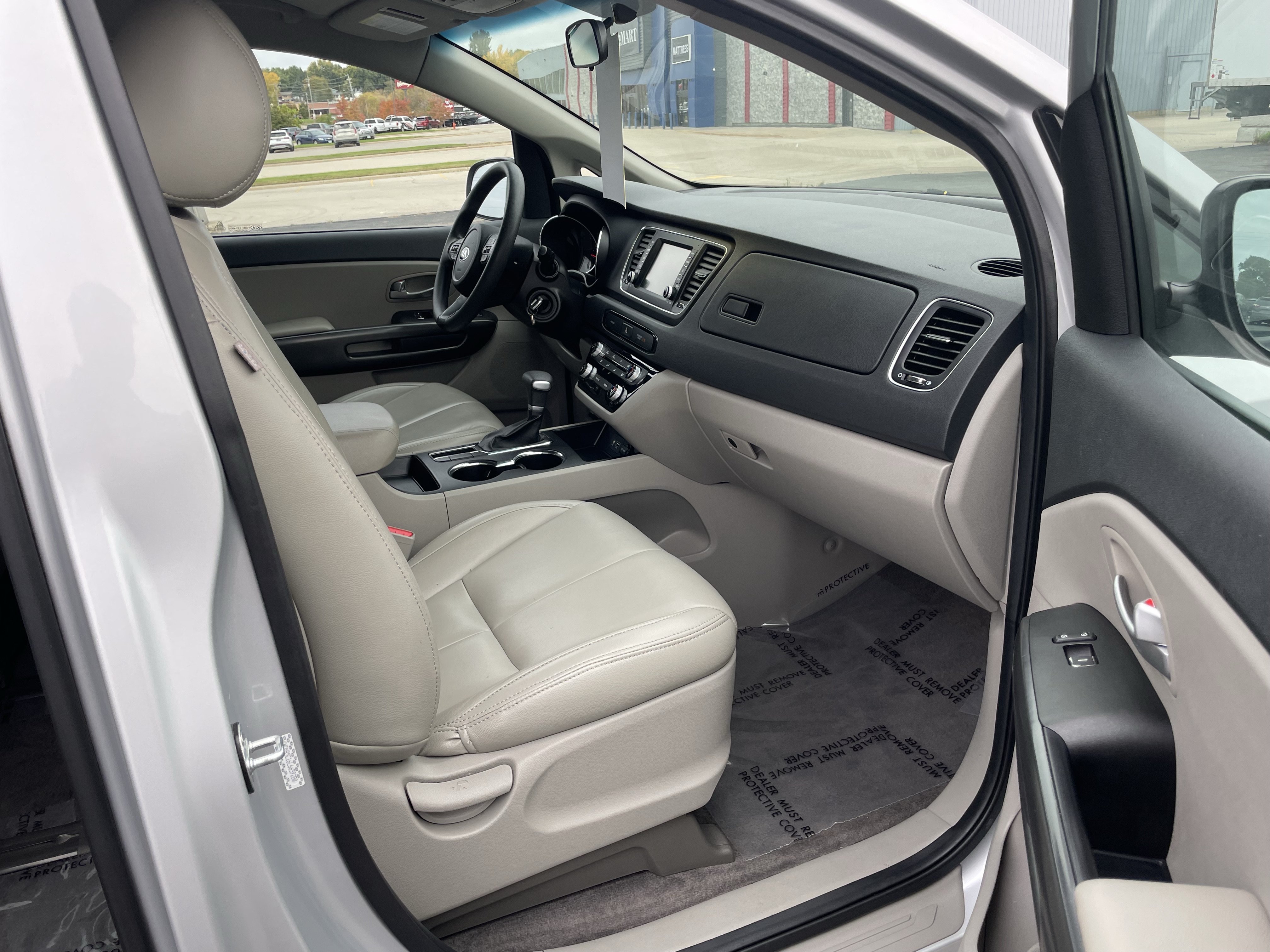 Used 2020 Kia Sedona LX FWD image 29