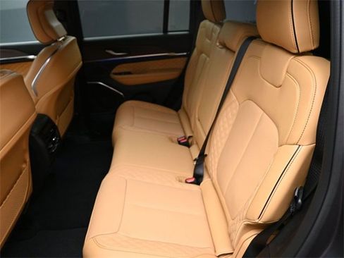 New 2025 Jeep Grand Cherokee Summit image 18